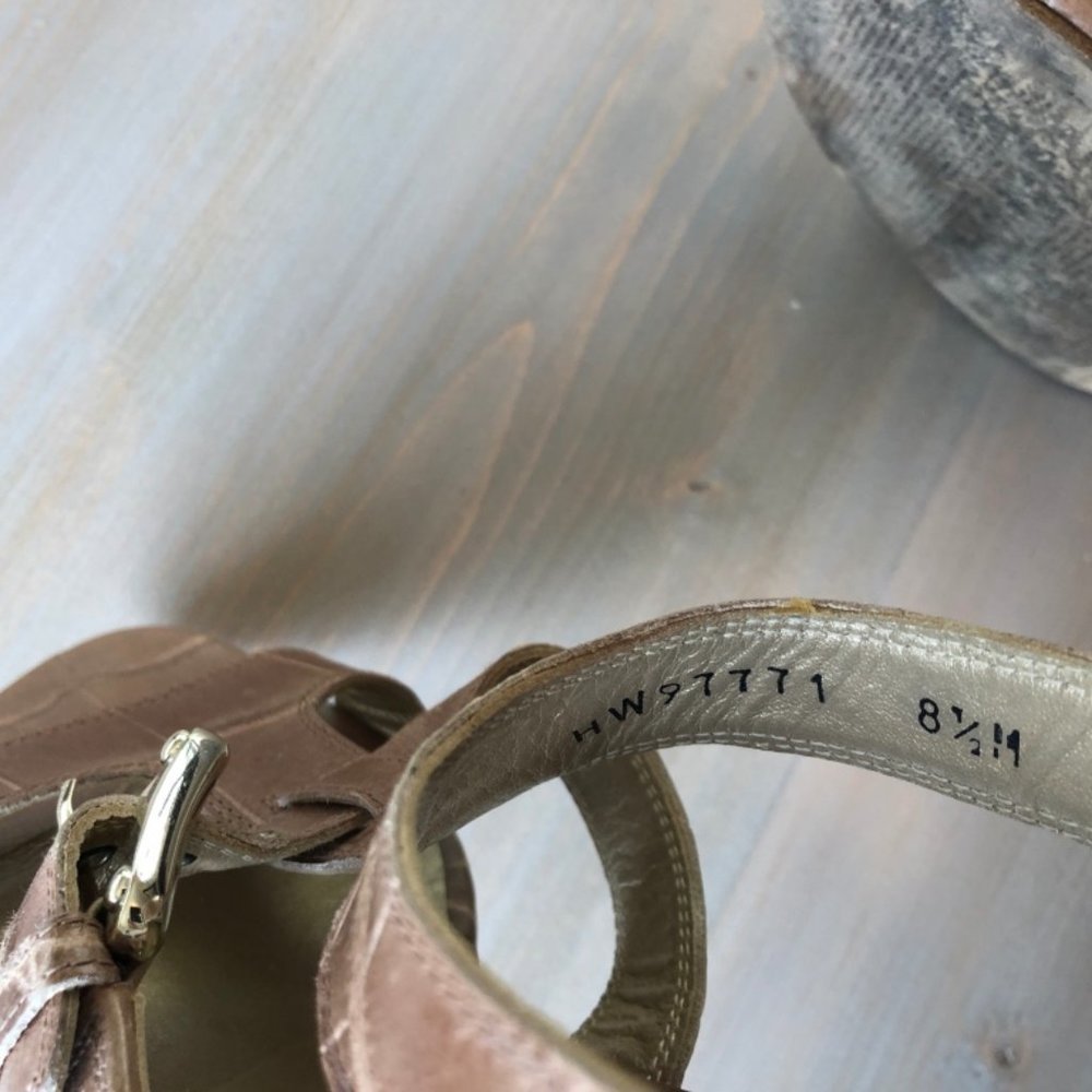 Stuart Weitzman Rimactivity Croco Leather Sandal - Picture 9 of 10